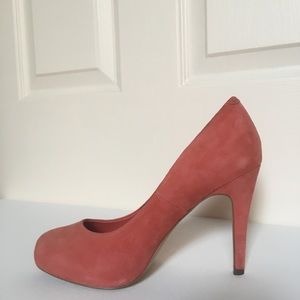 Peachy coral suede Steve Madden Heels